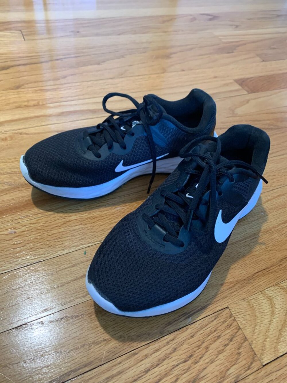 Nike Revolution 6 Women's Black Road Running Shoes - size 8 - Picture 3 of 7